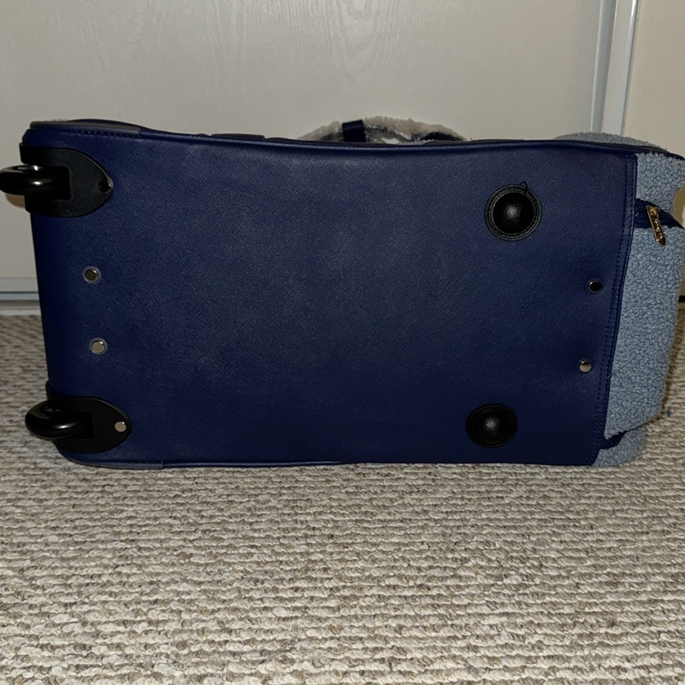 NWT RARE Disney’s Stitch Rolling Duffel Bag - Picture 5 of 11
